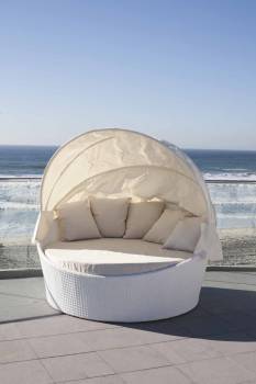 Iridium Modern Round Daybed With Canopy