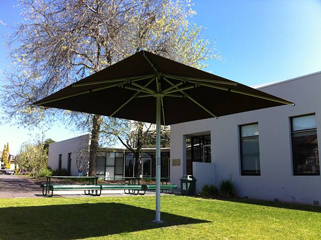 Nova Giant Centerpost Umbrella | Residential and Commercial Patio